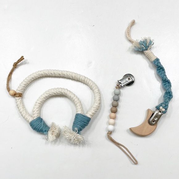 Baby pacifier clips - Picture 2 of 2